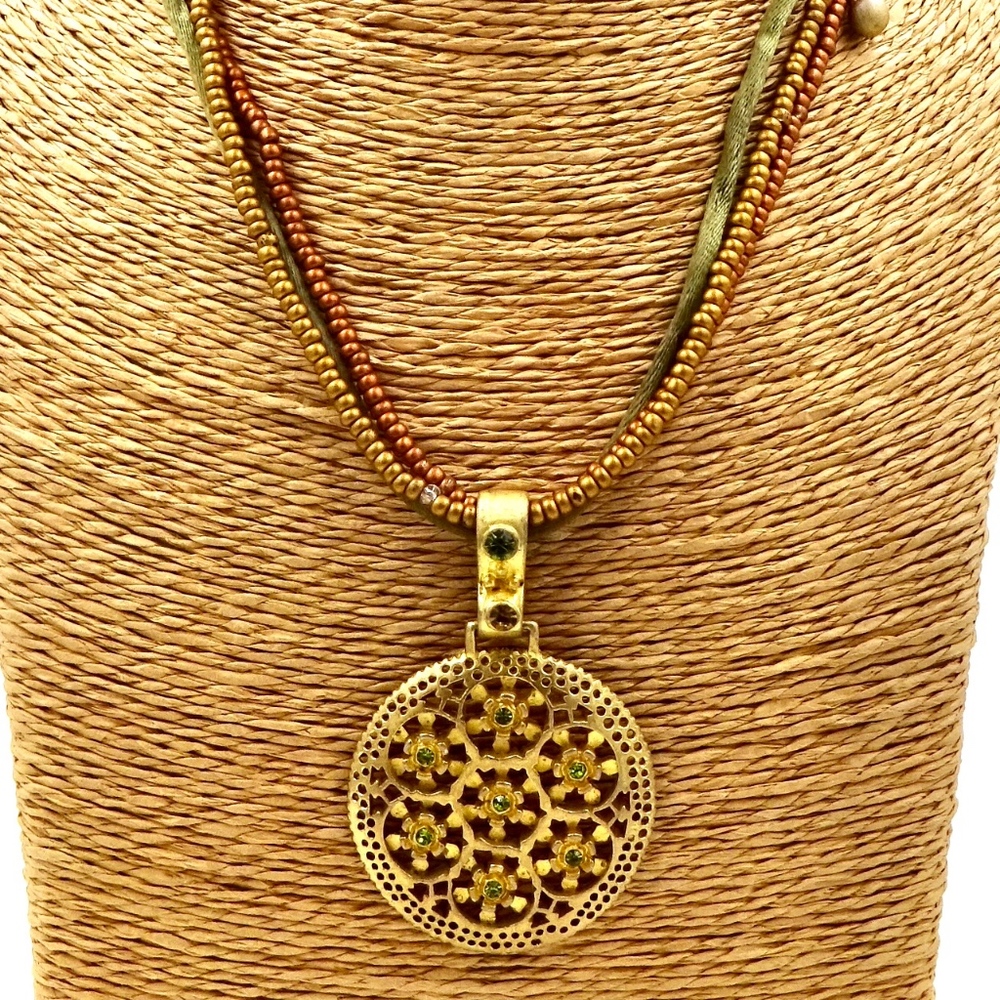 PREMIER DESIGNS TRIPLE STRAND NECKLACE Hancock